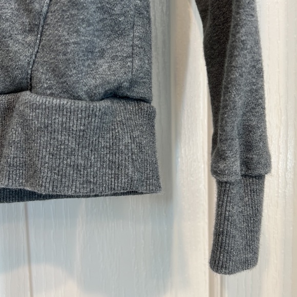 Under Armour Grey Hooded Pullover - Small - Picture 4 of 9